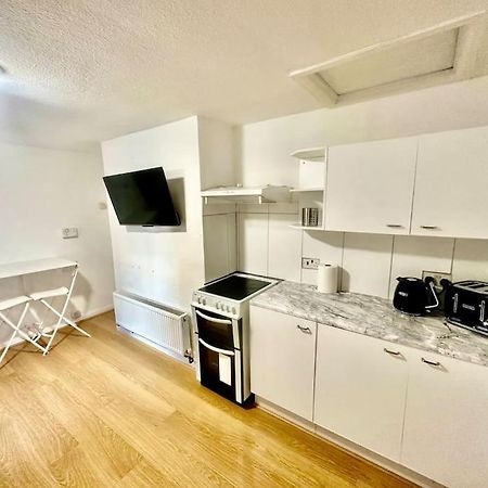 Cosy Two Bedroom Apartment,Se13 Londra Dış mekan fotoğraf
