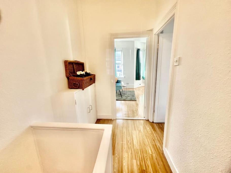Cosy Two Bedroom Apartment,Se13 Londra Dış mekan fotoğraf